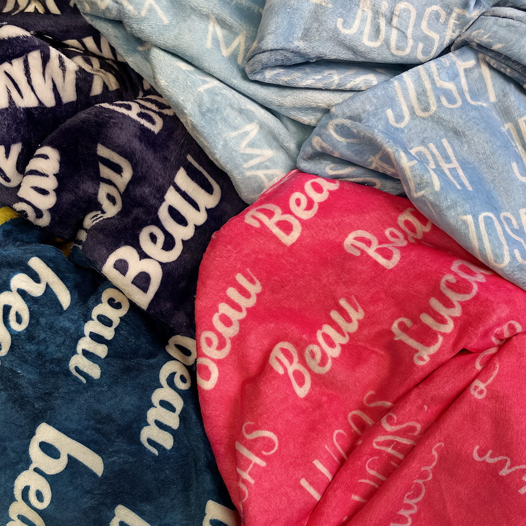 Personalized Cuddle Blanket – Custom Velveteen Plush with Name, Soft Baby Shower Gift